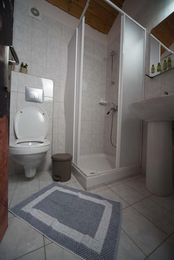 Guesthouse Nefeli Agios Athanasios  Bagian luar foto